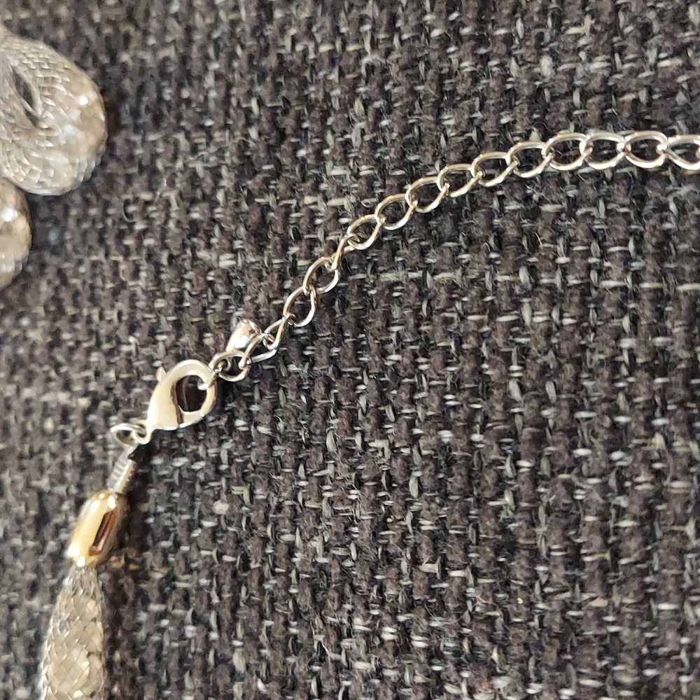 SALE‼️ Matching Necklace & Earrings Set - Picture 4 of 5